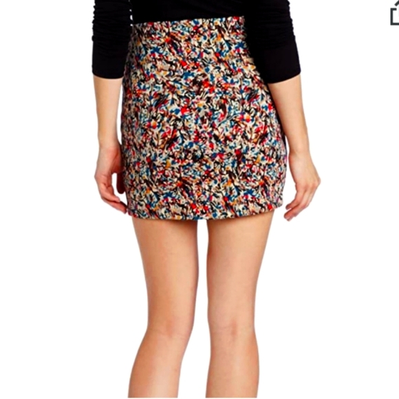 2/$20 BCBGeneration stretch knit mini skirt in multicolor abstract - Picture 2 of 8